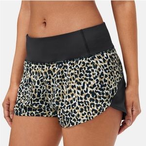 outdoor voices hudson leopard print shorts size Medium